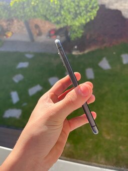 iPhone 11 - 4