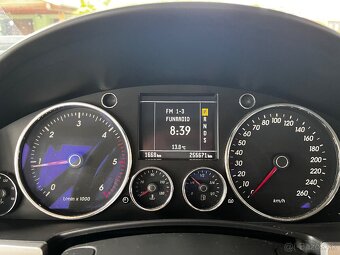 Volkswagen Touareg V6 3.0 - 4