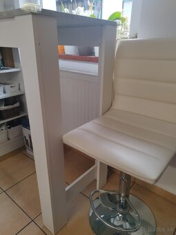 Barový stolík so stolickami - 4
