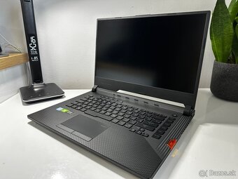 Herny noteboo ASUS ROG STRX - 4