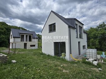 PREDAJ: HRUBÁ STAVBA 2 PODLAŽNÉHO RD - 4