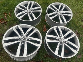 Volkswagen Golf originál disky R18 - 4