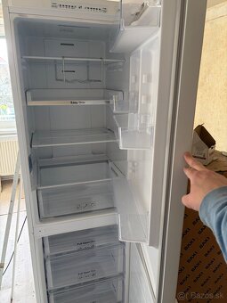 Chladnička s mrazničkou Samsung - 4