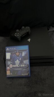 PS4 PRO 1TB + 2x ovládač + NHL22 - 4