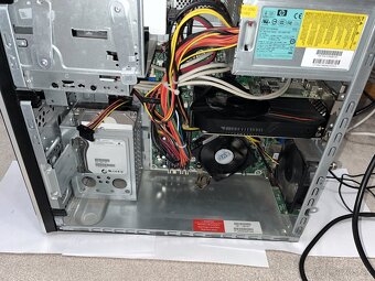 Stolný počítač HP - 4