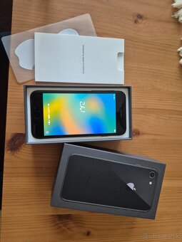 iPhone 8, Space Gray, 64GB - 4