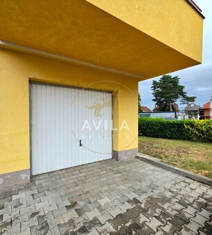PREDAJ: Priestranný 4-izb byt, 2 balkóny, garáž_Nové Mesto n - 4
