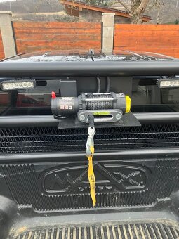 Toyota Hilux 2,5D - 4