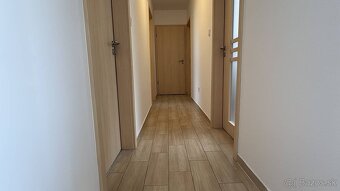 Na predaj: Slnečný 4-izbový rodinný dom v Rajke – ideálne mi - 4