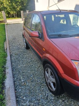Zdrav mam na predaj Ford fusion 1.4. 59kw - 4