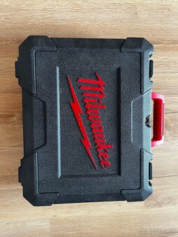 MILWAUKEE M12 BDD-201C Aku vŕtačka bez príklepu - kompaktná - 4