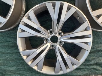 Alu disky Volkswagen Passat B8 Alltrack R18 - 4