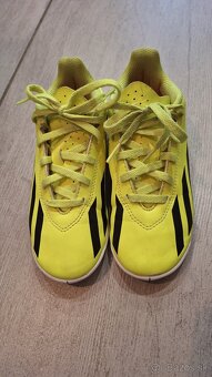 Detská halová obuv Adidas veľkosť - 4