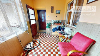 Rodinný dom v obci Dolný Lopašov o výmere 1709m2. - 4