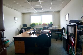 KANCELÁRSKE PRIESTORY V PRIEMYSELNEJ ZÓNE - 4