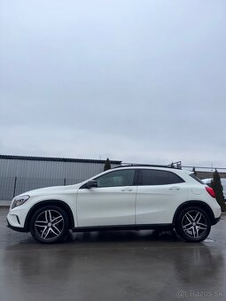 Mercedes-Benz GLA - 4