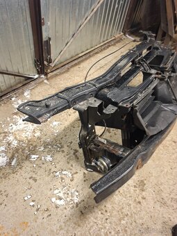 Výstuha nárazníka bmw E90 - 4