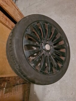 235 45 R17 gumy + elektróny Ford - 4