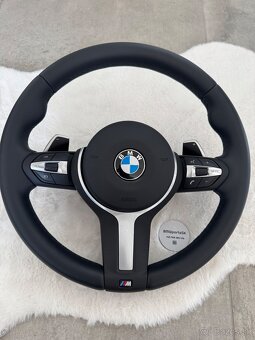 Predám vyhrievaný BMW Mpacket volant F10/F01 - 4