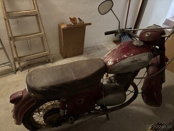 Jawa 250 - 4