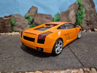 Prodám model 1:18 Lamborghini gallardo - 4