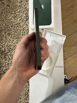 Predám Iphone 13 green 128gb vo veľmi dobrom stave - 4
