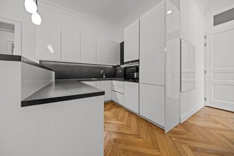 Elegantný staromestský 4i na Leškovej ul. na prenájom. - 4