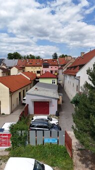Historický dom v centre SNV – 2 byty + 15 prevádzok - 4