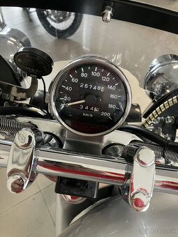 Suzuki Intruder 1400 - 4