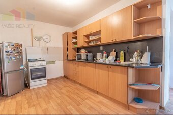 Priestranný rodinný dom s veľkým pozemkom 1454 m2, Bernoláko - 4