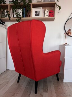 Červené kreslo v top stave - 4