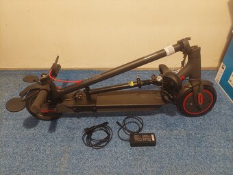 Xiaomi Mi Electric Scooter PRO (v stave nového kusu) - 4