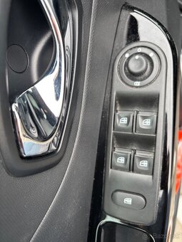 Renault Captur 1.5 dci Diesel 66kw 5st manuál - 4