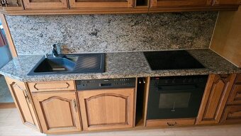 Masívna kuchynská linka z Nemecka so spotrebičmi - 4