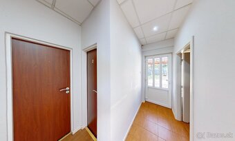 CENTRUM jedinečný priestor s výkladom + terasa + záhrada - 4
