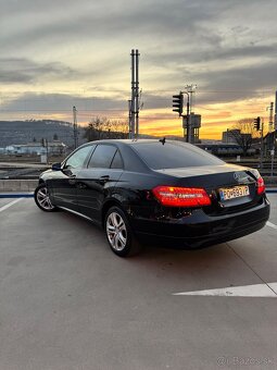 MERCEDES-BENZ E - 4