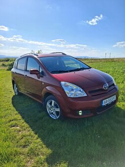 Toyota Corolla Verso - 4