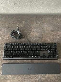 Predam Logitech herna rgb klavesnica - 4