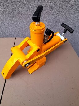 Hydraulický srážeč patek pneu včetně nožní pumpy - 4