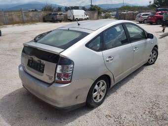 Toyota Prius Hybrid Rozpredám - 4