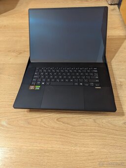 ASUS ProArt P16 4K Oled AMD AI 9 32GB 2TB Nvidia 4070 - 4