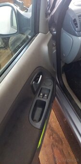 Renaulth Thalia - 4