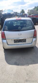 Rozpredám Opel Zafira 1.9cdti 88kw 2007 - 4