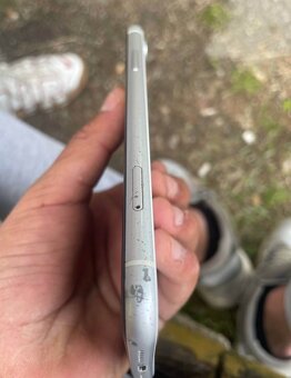 iPhone Xr - 4