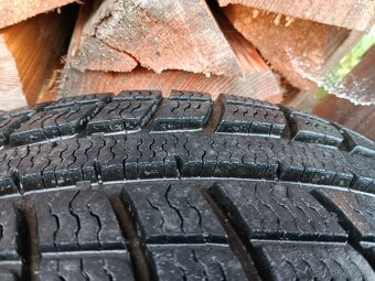 Predám zimné gumy na diskoch 175/70 R14 - 4