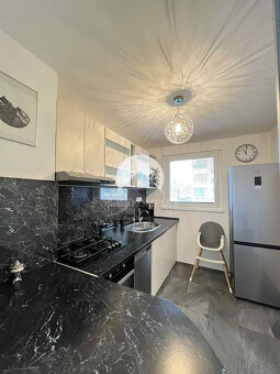 Reality KOMPLEX s.r.o. Vám ponúka 3-IZBOVÝ BYT S KOMPLETNÝM  - 4