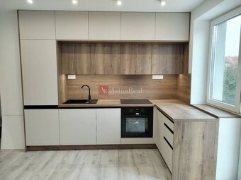 Predaj:Prerobený 5-izbový RODINNÝ DOM, pozemok 547 m2, Marti - 4