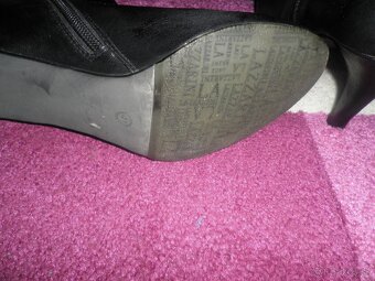 damske čierne  kotnicky   cizmicky 41 - 4