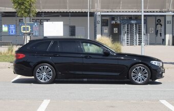 BMW 520d xDrive Touring z roku 2018 - 4