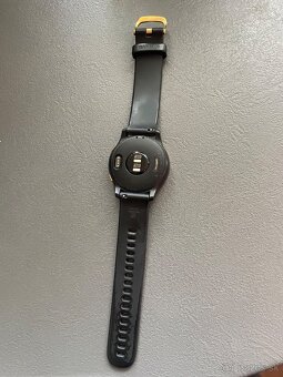 GARMIN VENU ZLATÉ S ČIERNYM REMIENKOM - 4